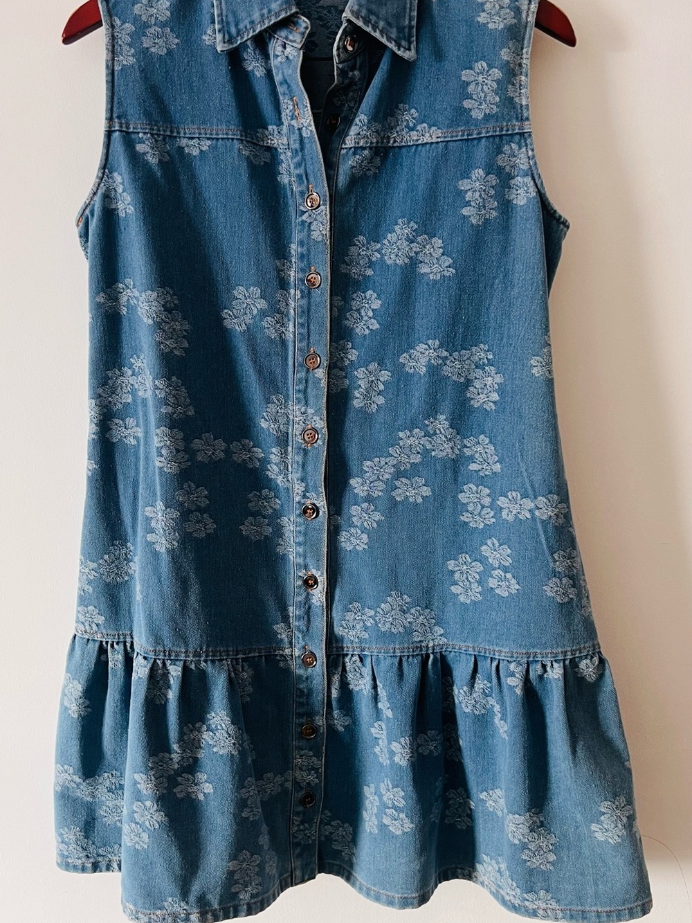 Solitaire Blue Floral Denim sleeveless Mini Dress - M